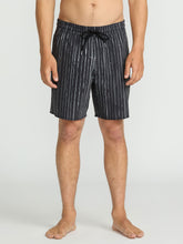 Volcom Psyche Cotton Trunk 17 Boardshort - Black White