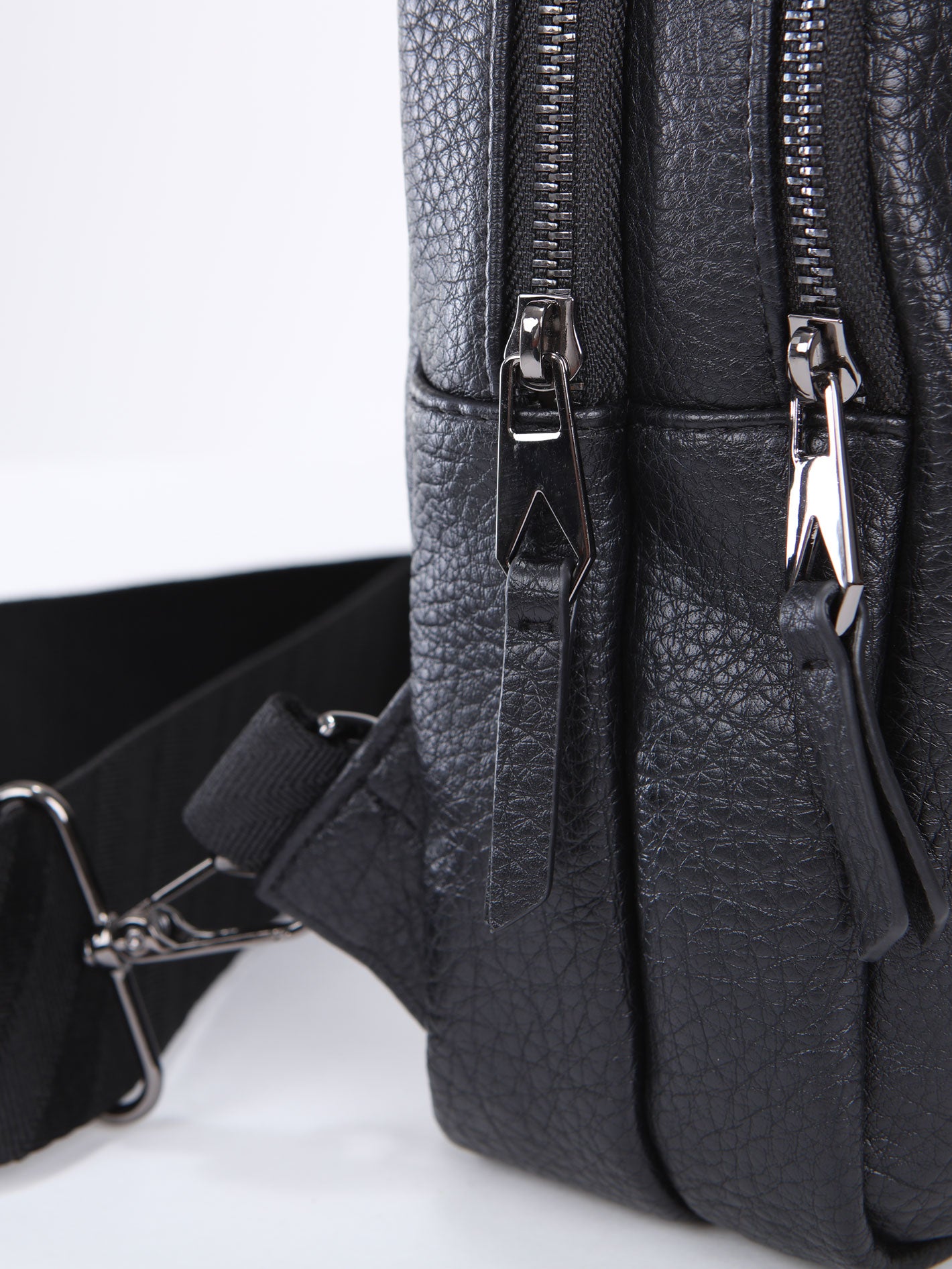 Volcom Strapped Sling Bag - Black
