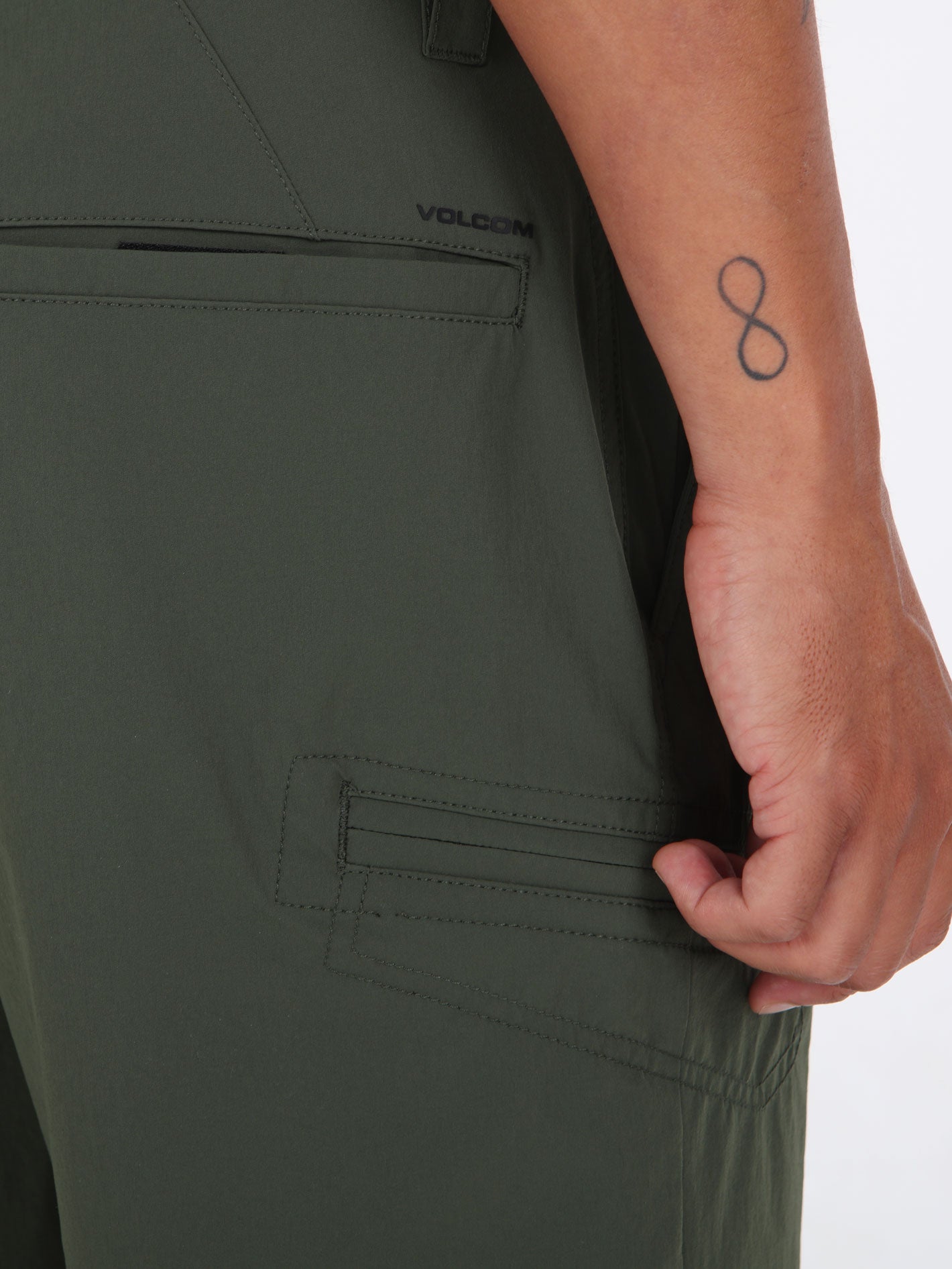 Volcom Cashed In Cargo Hybrid 20 Short - Squadron Green