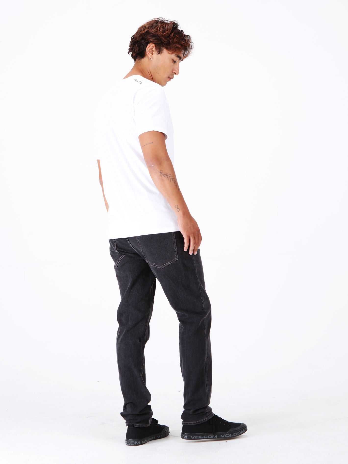 Volcom Solver Modern Tapered Fit Jeans - Carbon